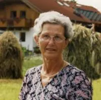 Portrait von Anneliese Cook