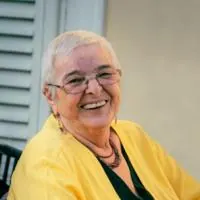 Portrait von Astrid Holomek